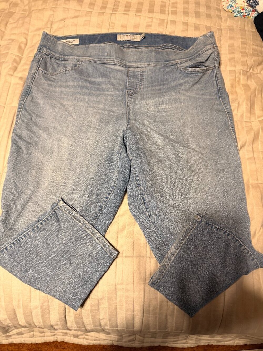 Torrid Crop Jeans (KC Stock# 143)